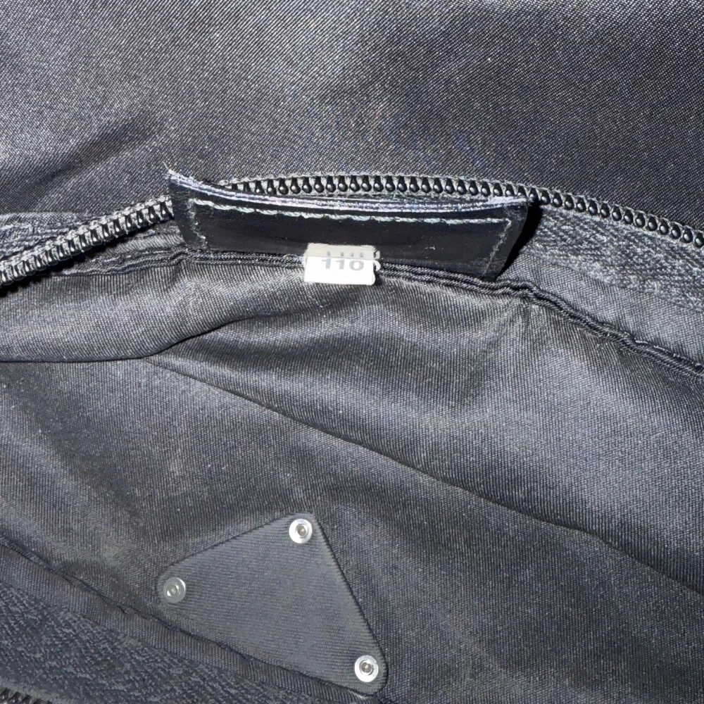 Authentic Prada Nylon Crossbody bag, Black with adjustable shoulder strap - Picture 6 of 14